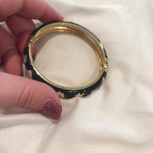 Leaves, Flowers, Butterfly Magnet Bangle - Picture 4 of 7